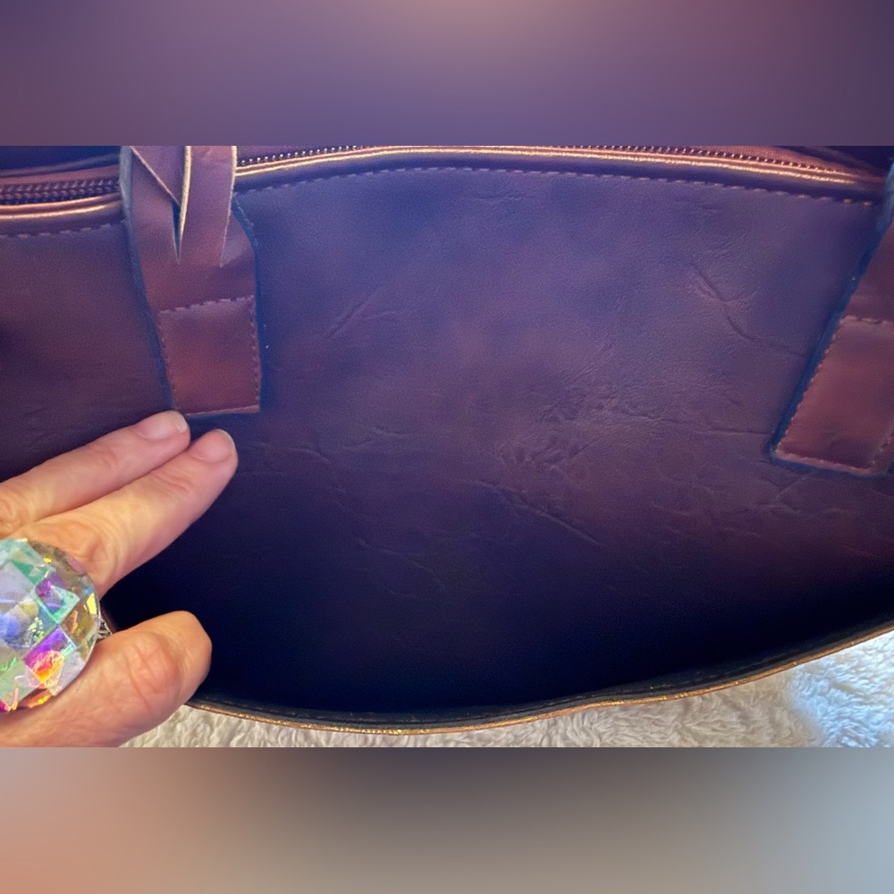 Elegant Brown Braided-Handle Leather Tote - Picture 4 of 8